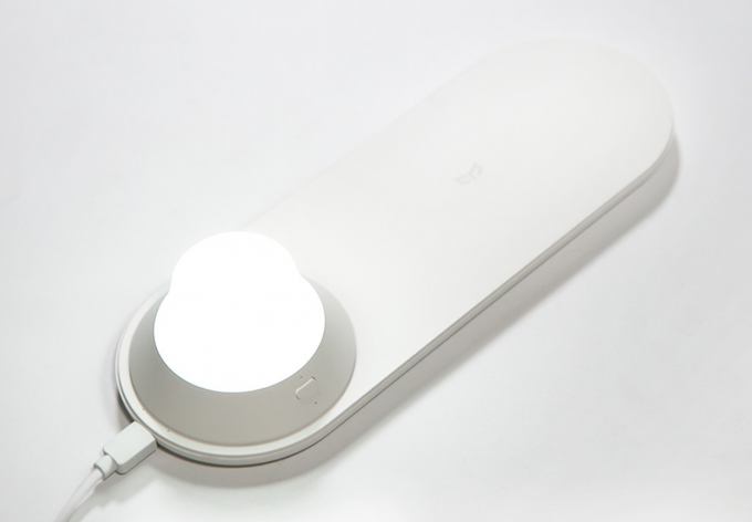 Xiaomi Yeelight Wireless Charging Night Lamp